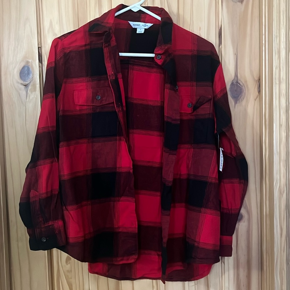 Old Navy plaid boyfriend shirt. Brand new with tags